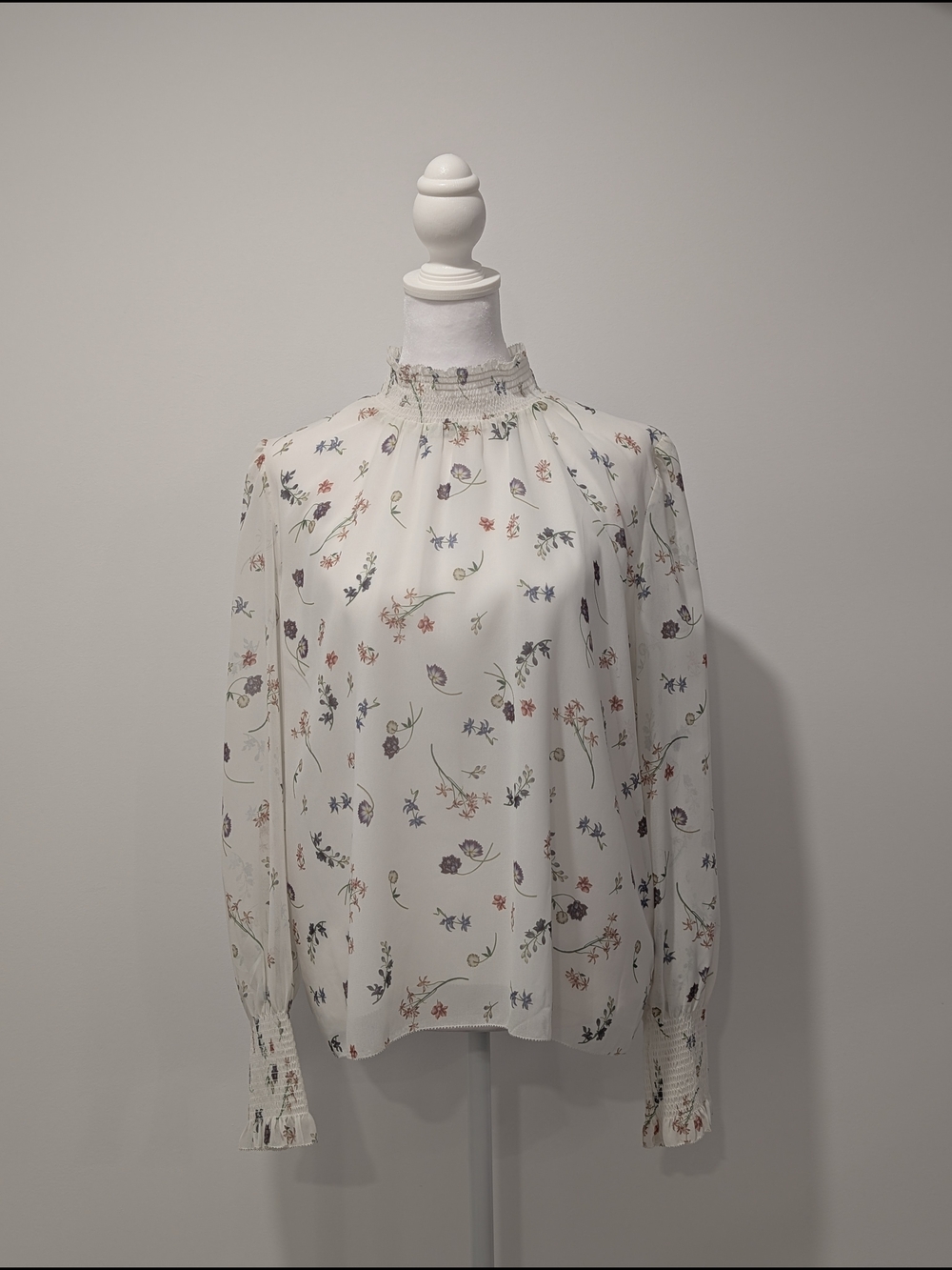 Aritzia Wilfred Cream Floral Long-sleeved Valencia Blouse